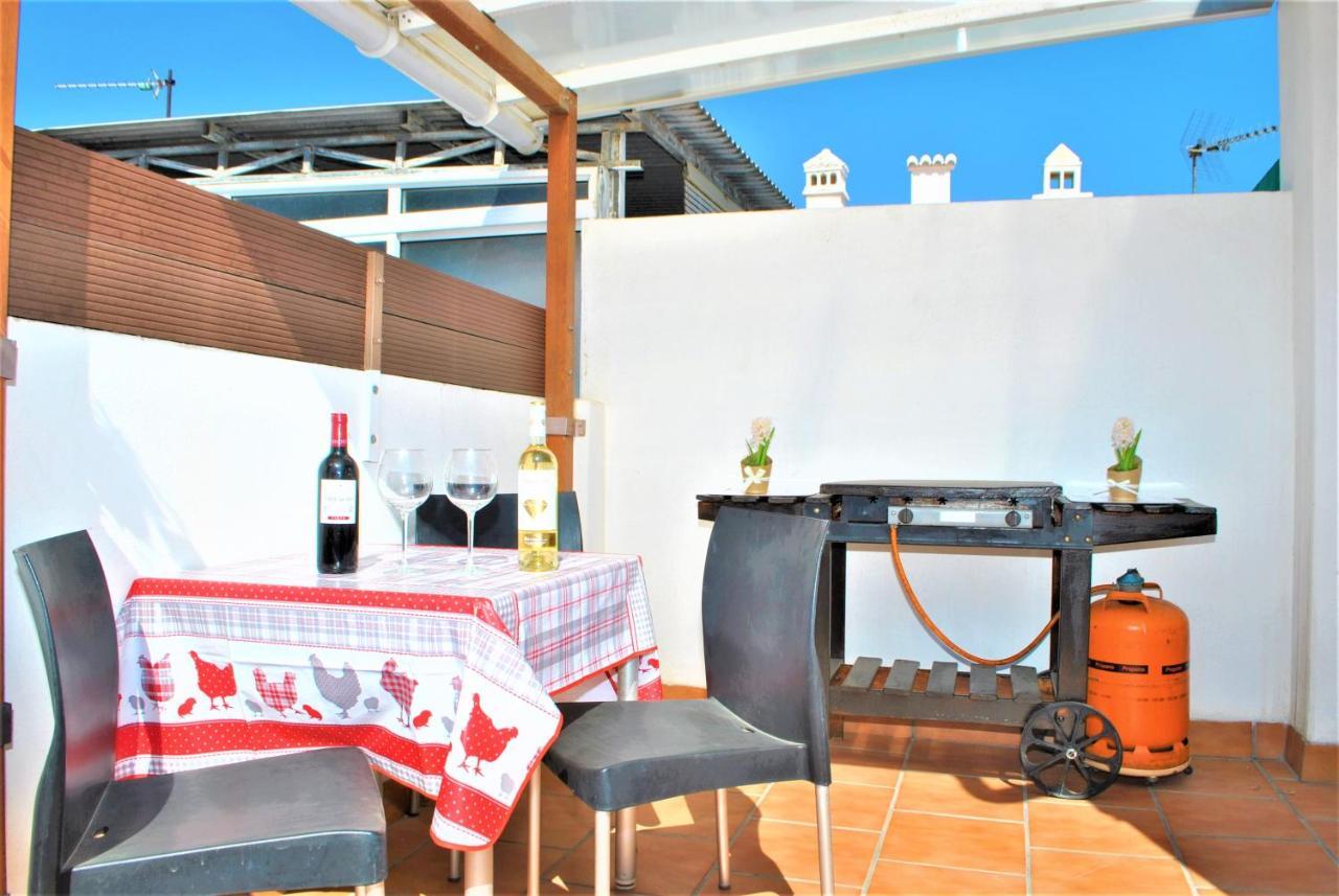 Apartamento Veronica H Malaga Bagian luar foto