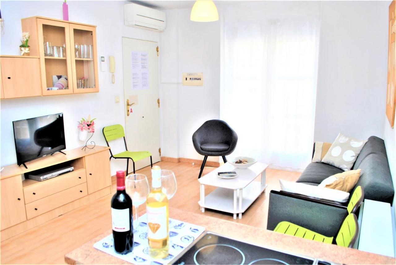 Apartamento Veronica H Malaga Bagian luar foto