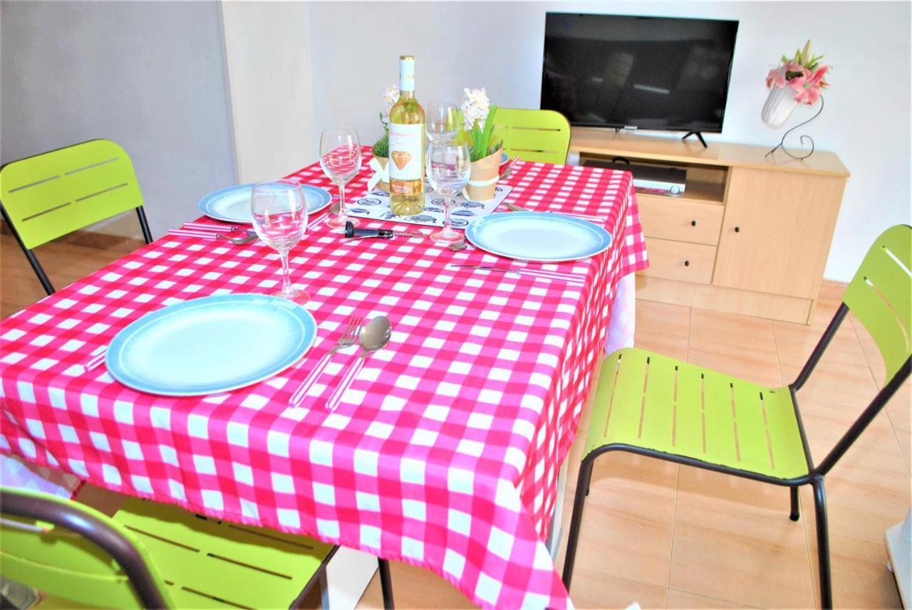 Apartamento Veronica H Malaga Bagian luar foto