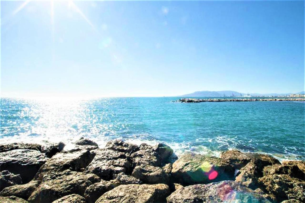 Apartamento Veronica H Malaga Bagian luar foto