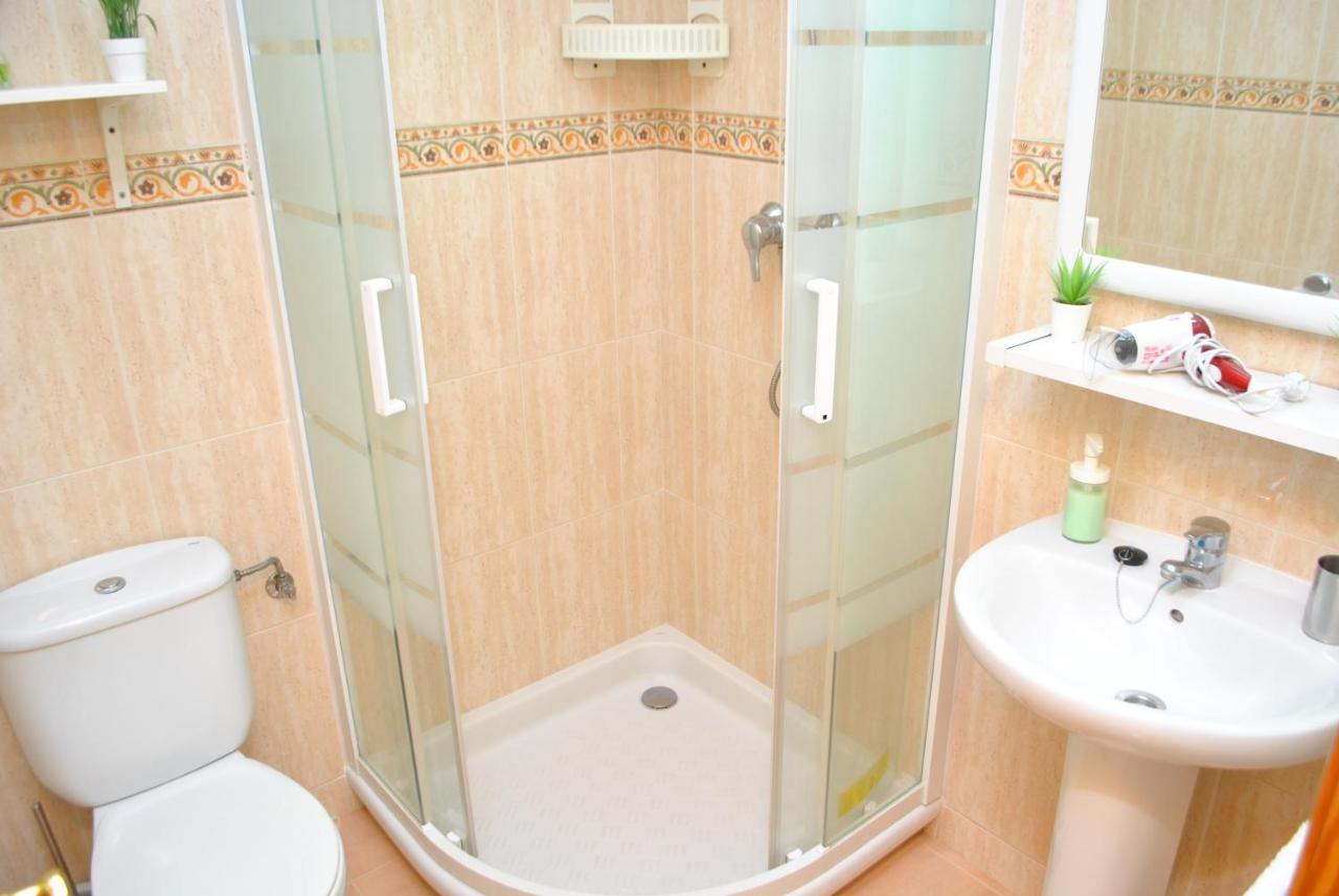 Apartamento Veronica H Malaga Bagian luar foto